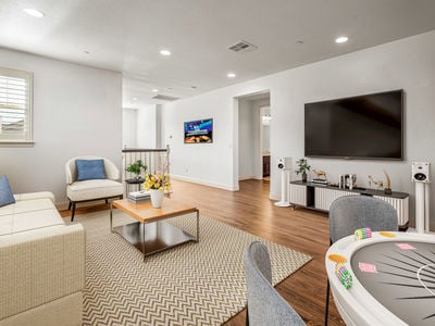 314_CobbleRockCourt_Int_Loft_1_03_Staged