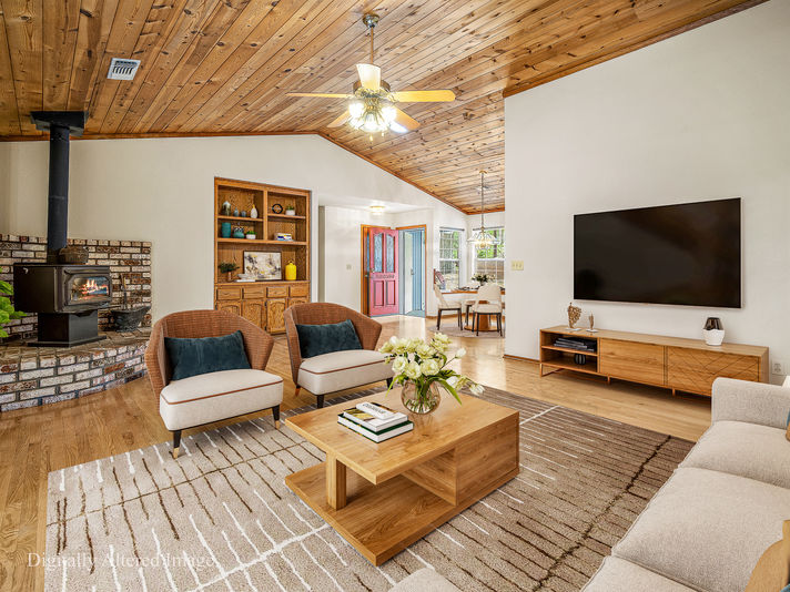 5123_RainbowTrail_Int_FamilyRoom_1_02_MLS_Staged
