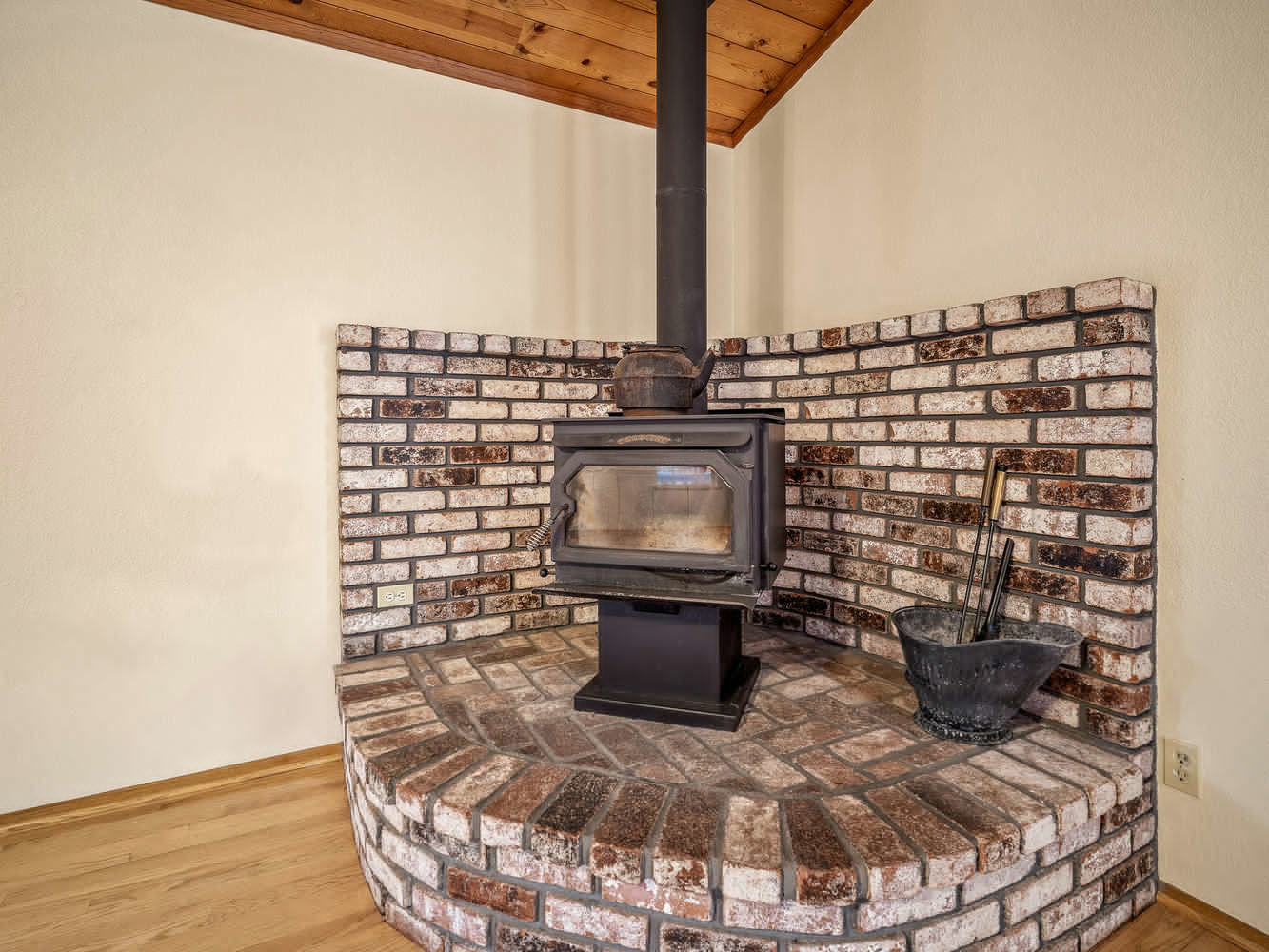 5123_RainbowTrail_Int_FamilyRoom_1_03