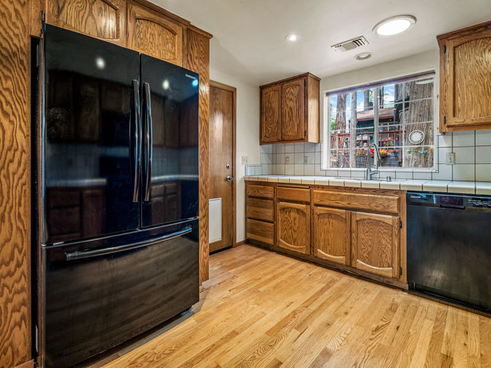 5123_RainbowTrail_Int_Kitchen_1_01