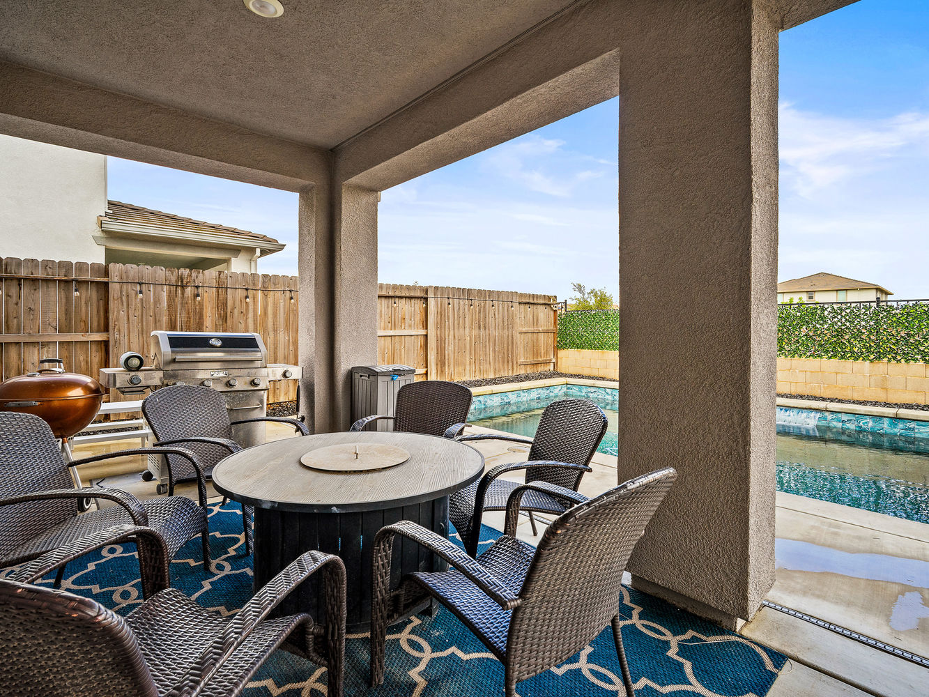 9882_SummertonWay_Ext_Rear_1_01