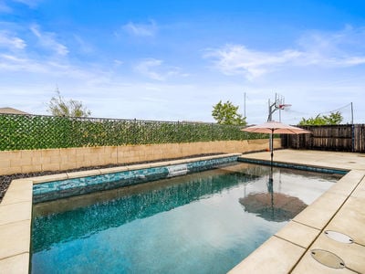 9882_SummertonWay_Ext_Rear_1_04