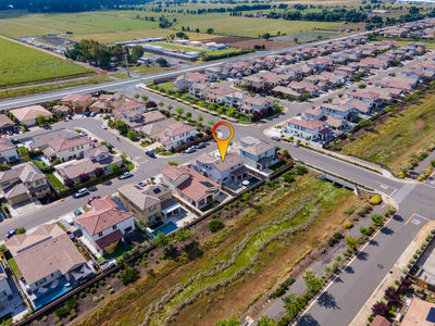 9882_SummertonWay_ExtElev_1322_Highlighted