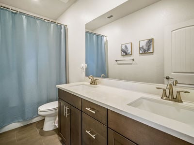 9882_SummertonWay_Int_Bathroom2_1_01