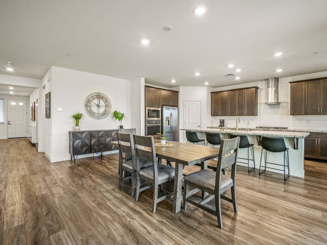 9882_SummertonWay_Int_DiningRoom_1_01