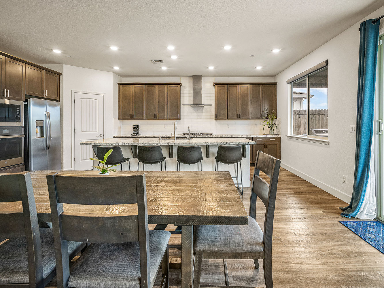 9882_SummertonWay_Int_DiningRoom_1_02