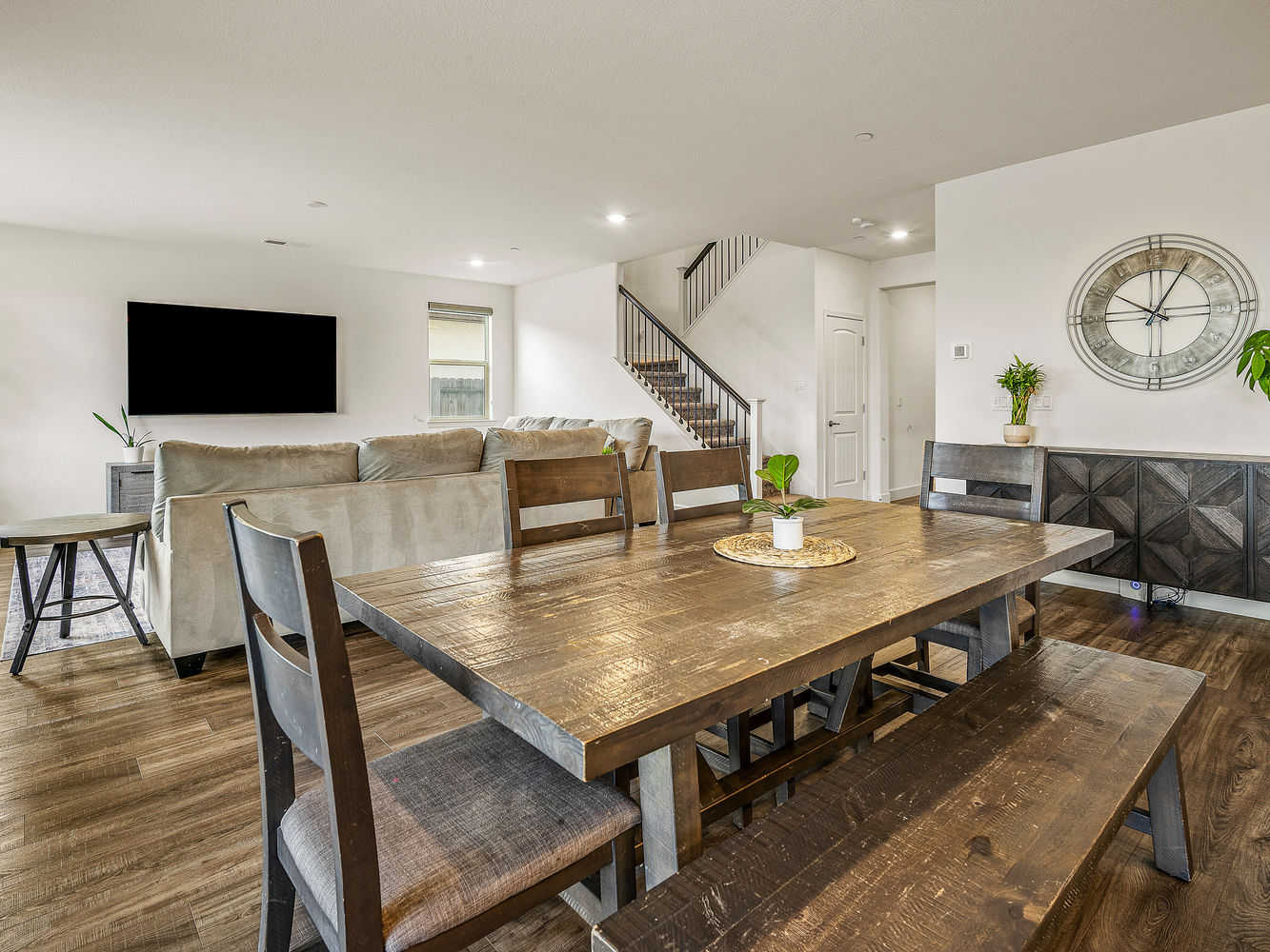 9882_SummertonWay_Int_DiningRoom_1_05