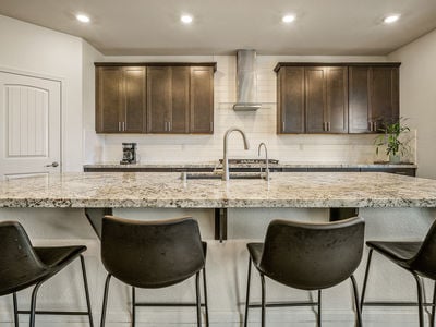 9882_SummertonWay_Int_Kitchen_1_02