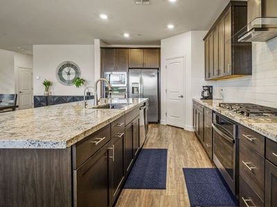 9882_SummertonWay_Int_Kitchen_1_04