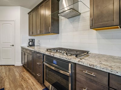 9882_SummertonWay_Int_Kitchen_1_06