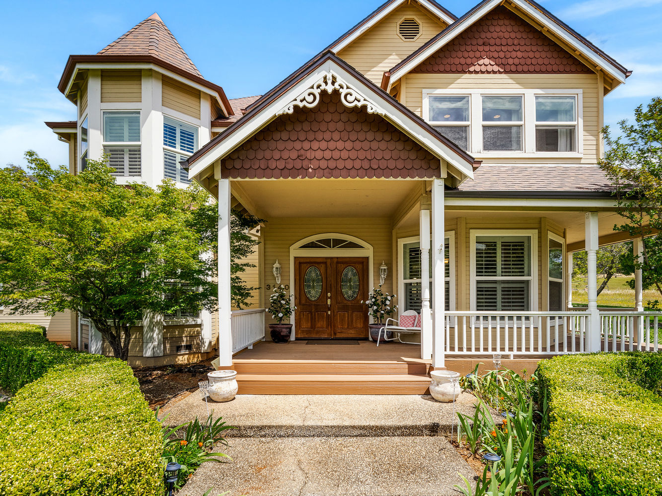 3140_RidgelineDrive_Ext_Front_1_04