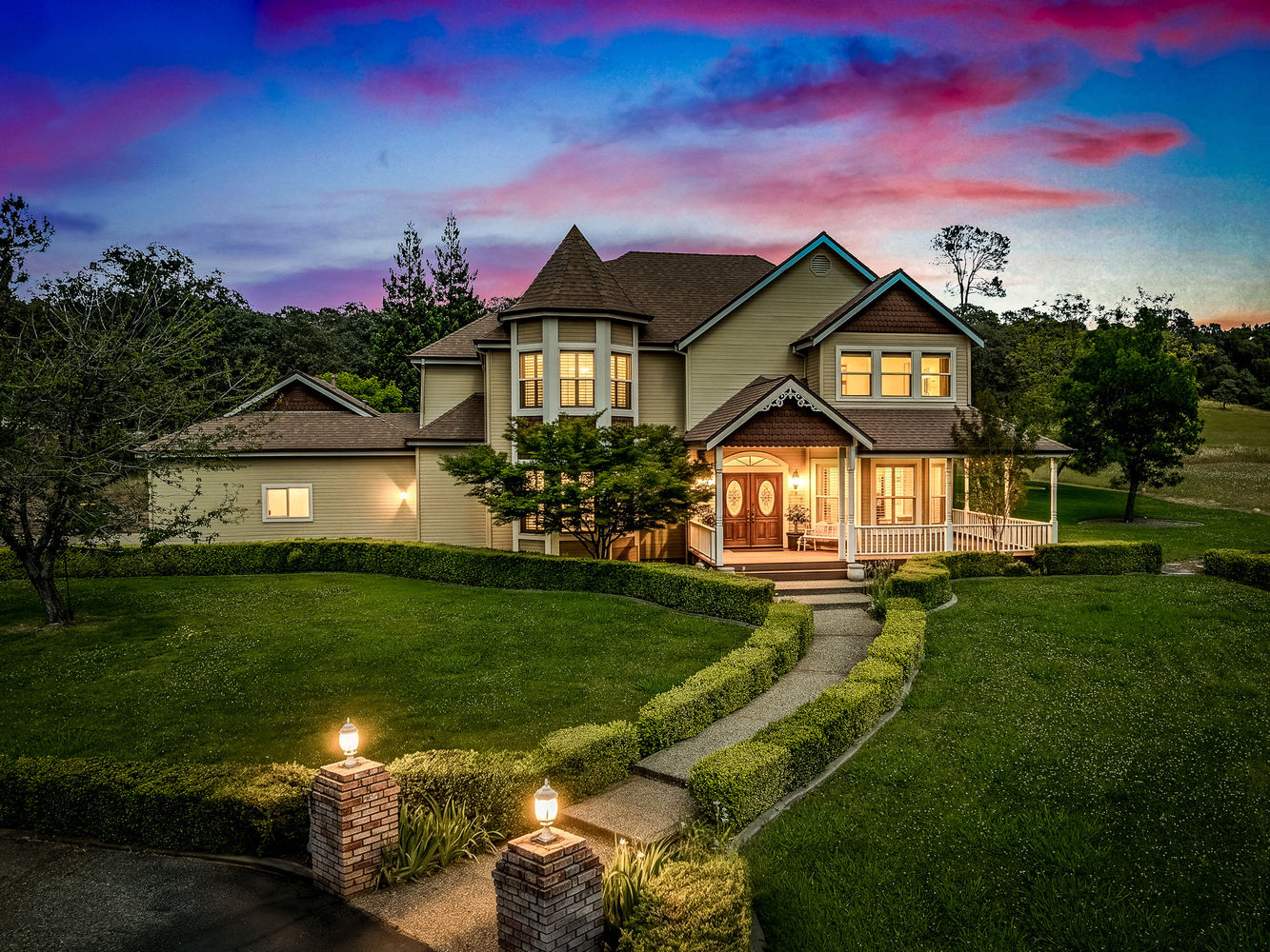 3140_RidgelineDrive_ExtElev_1368_Twilight