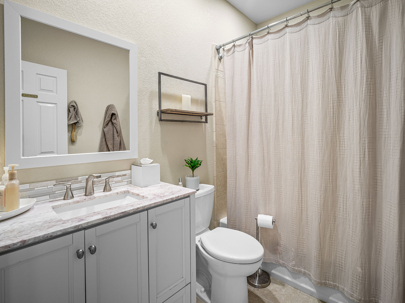 3140_RidgelineDrive_Int_Bathroom3_1_01