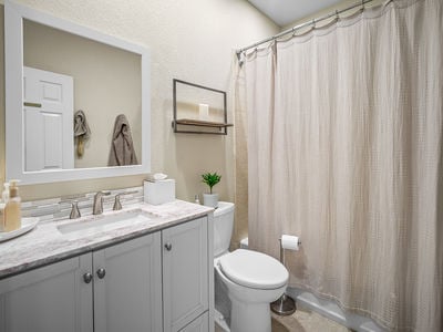 3140_RidgelineDrive_Int_Bathroom3_1_01