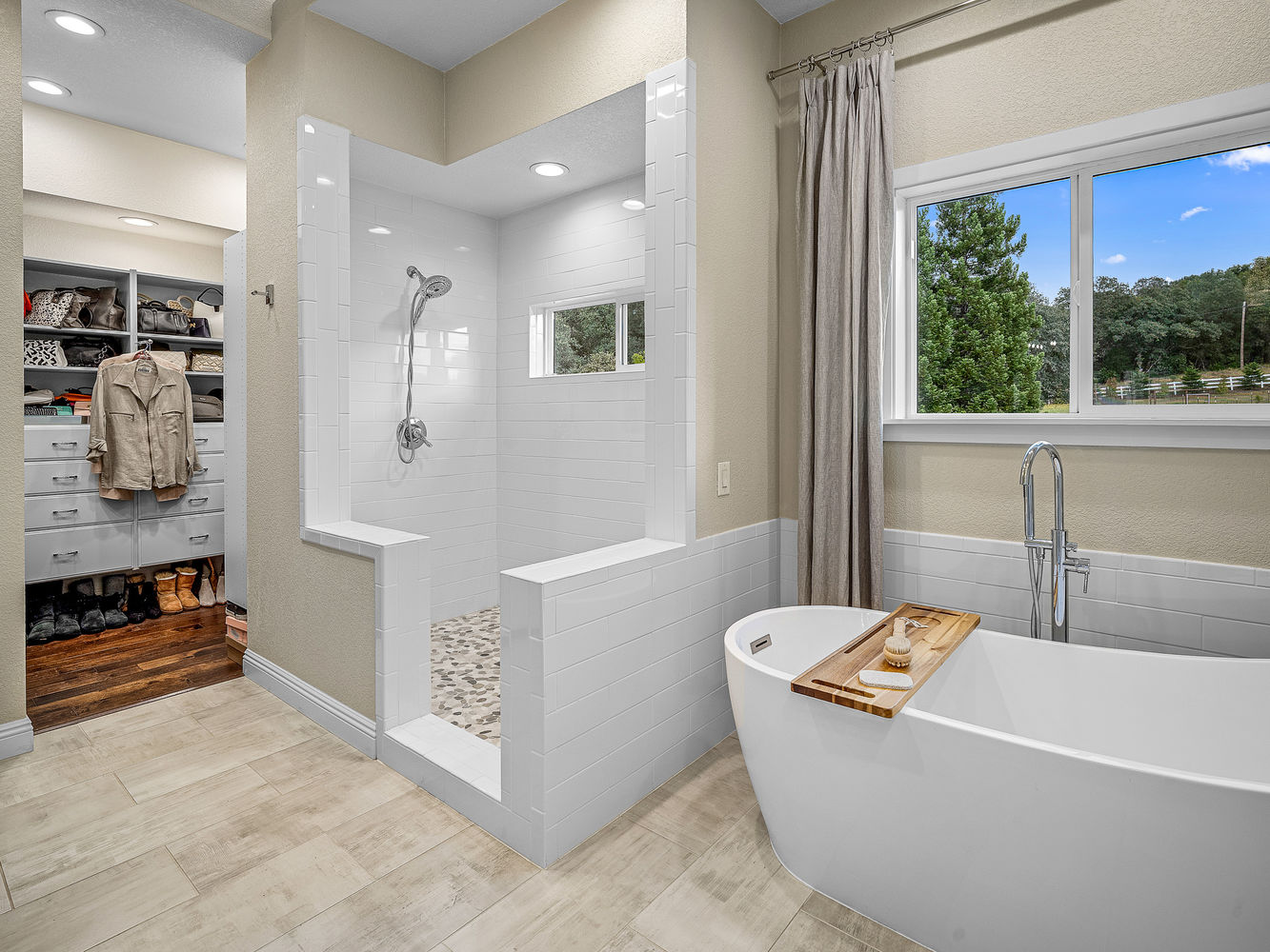 3140_RidgelineDrive_Int_Bedroom1_1_05