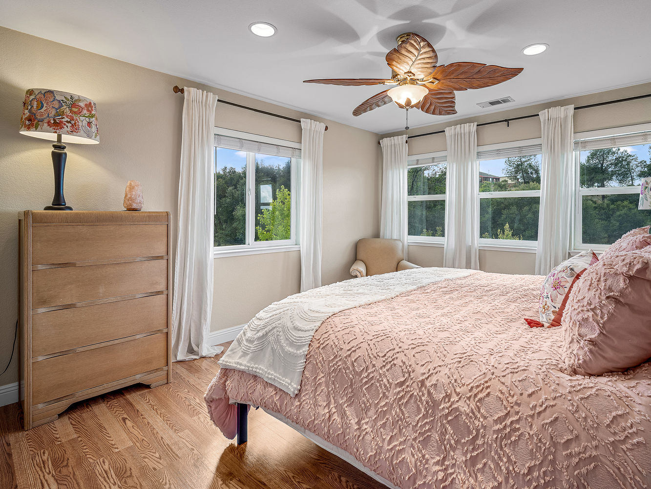 3140_RidgelineDrive_Int_Bedroom3_1_01