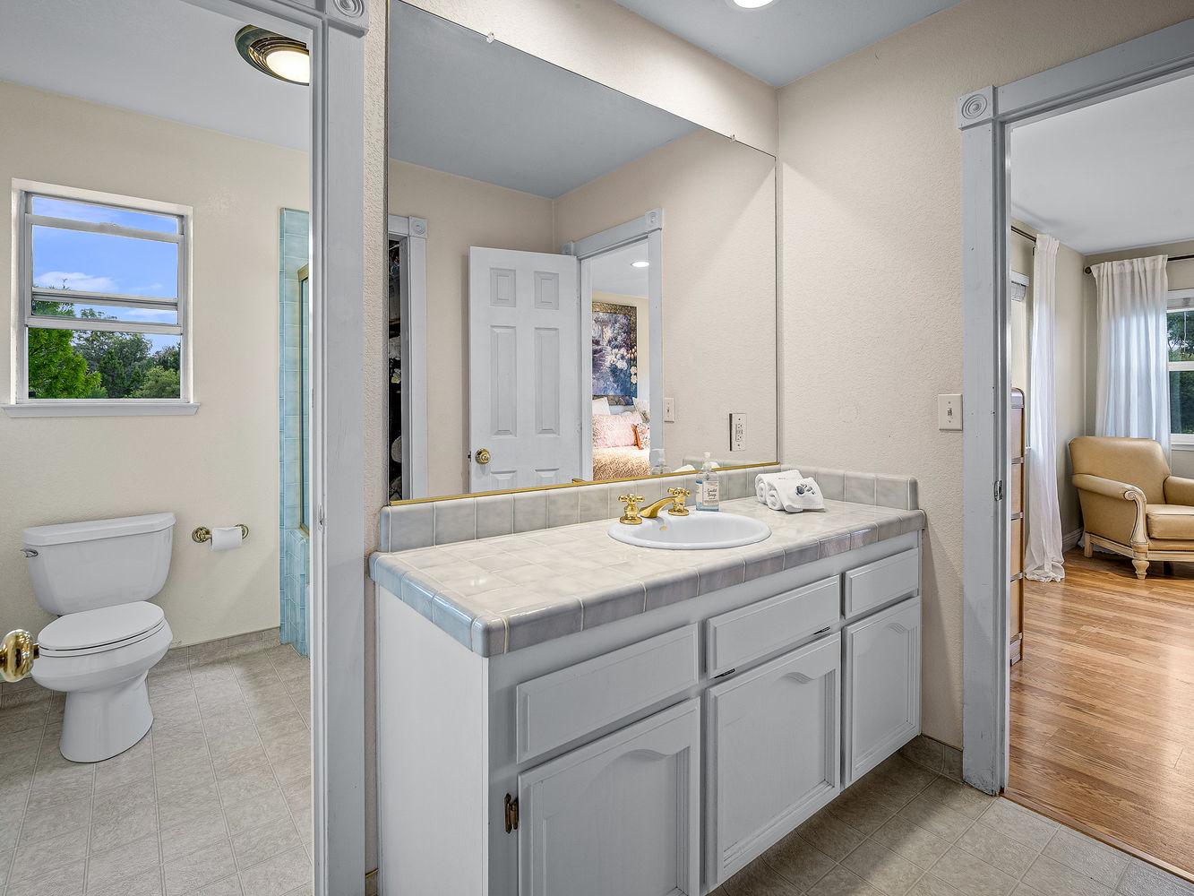 3140_RidgelineDrive_Int_Bedroom3_1_03