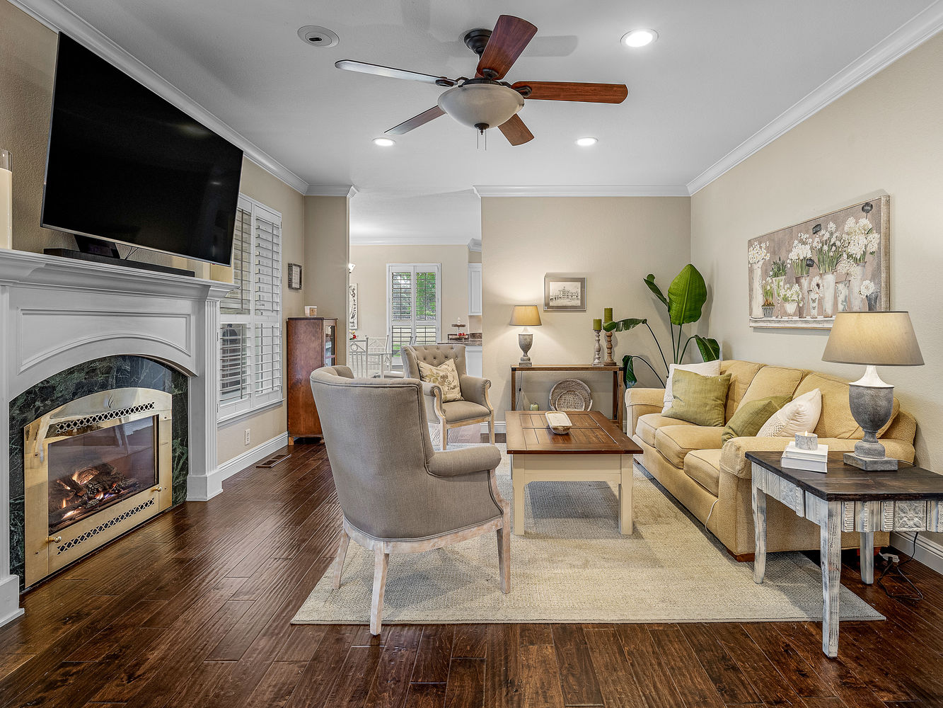 3140_RidgelineDrive_Int_FamilyRoom_1_02