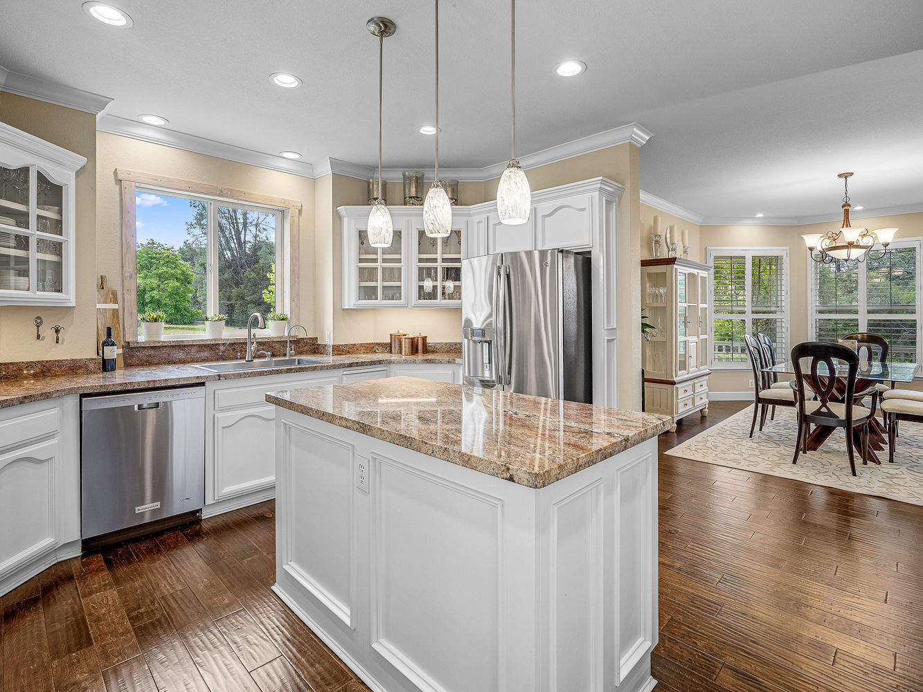 3140_RidgelineDrive_Int_Kitchen_1_02