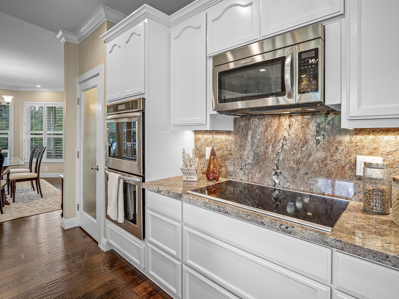 3140_RidgelineDrive_Int_Kitchen_1_05