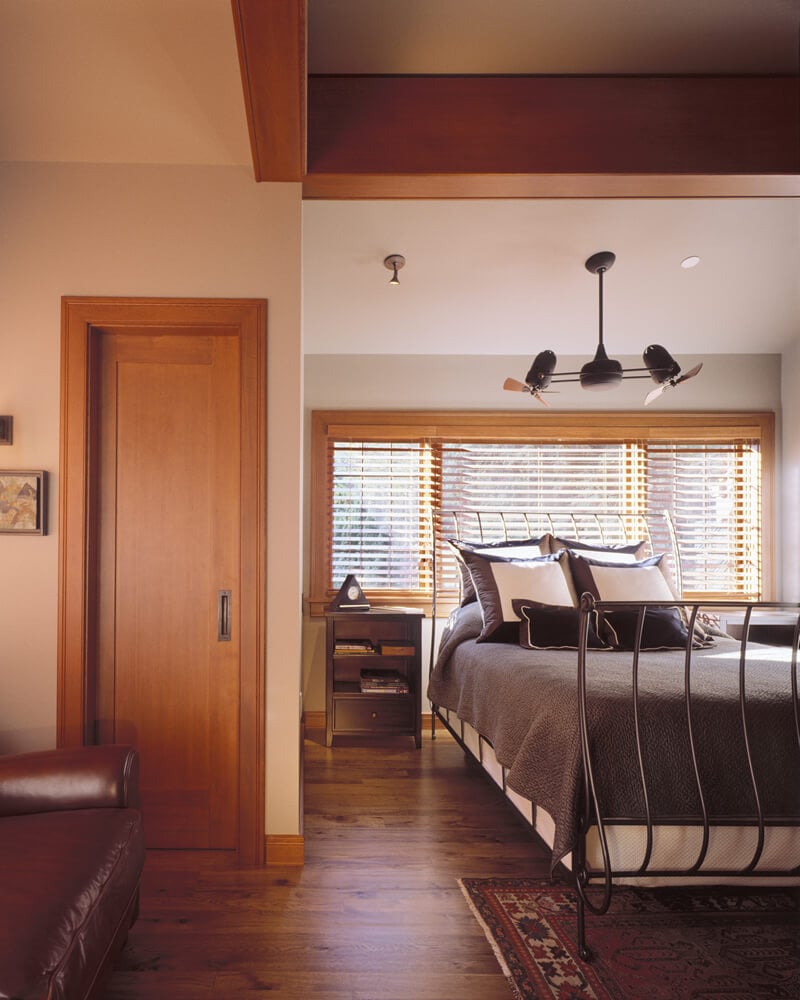 bedroom-with-a-sofa-2023-11-27-05-31-42-utc (1)