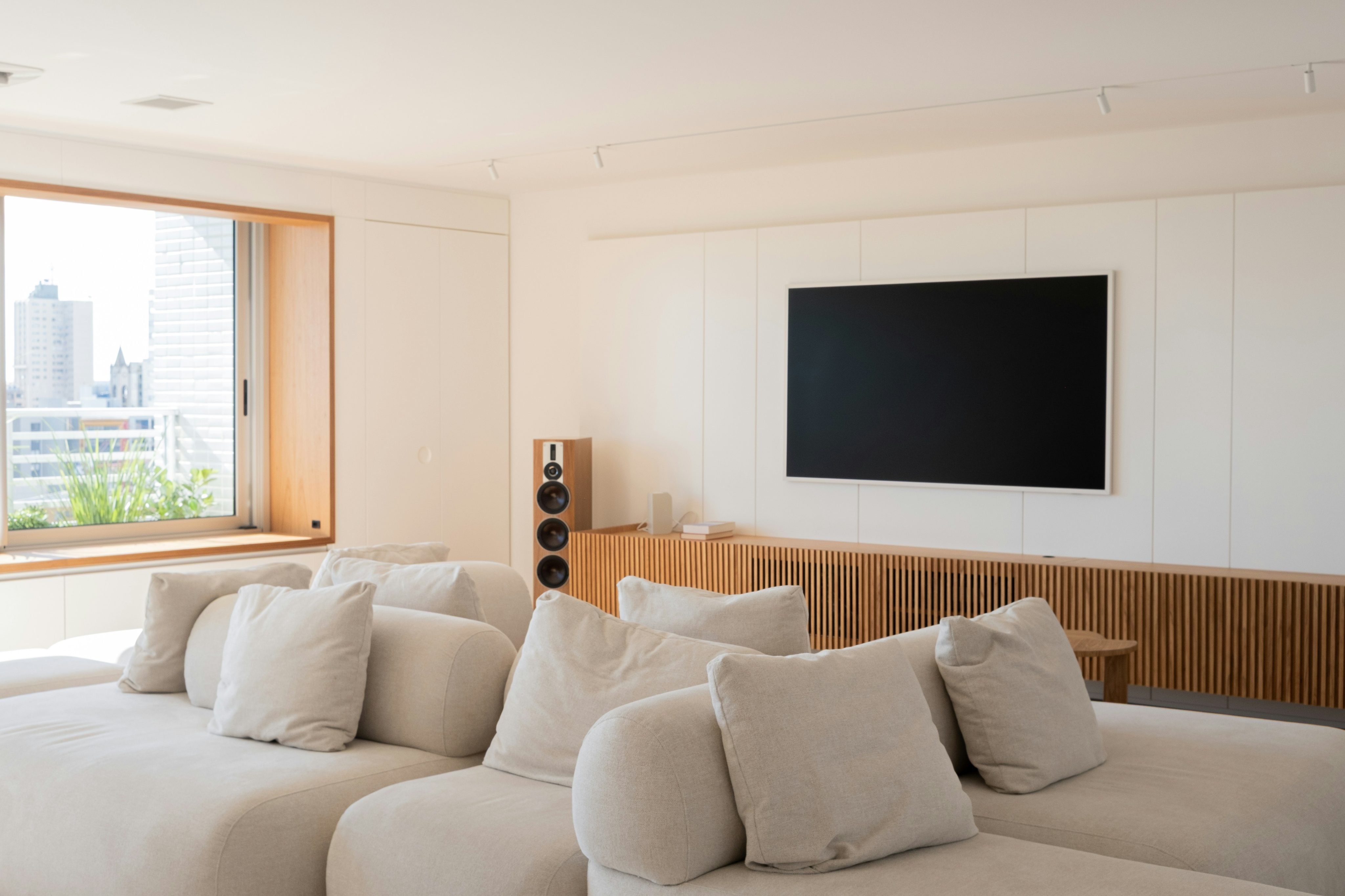 caroline-badran-vbPICMc4KCg-unsplash