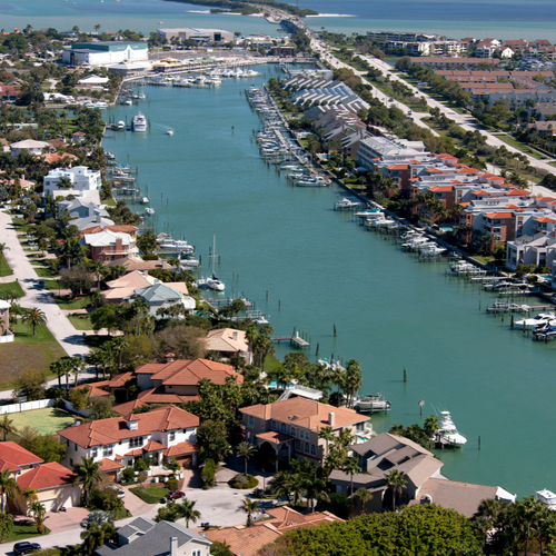 What Are the Best Neighborhoods in Lakewood Ranch for Families?