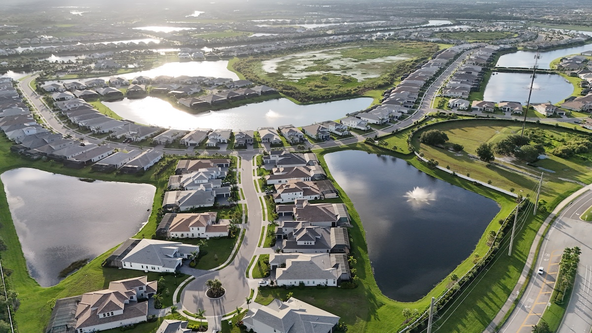 upscale Lakewood Ranch, single-family homes and Floridian lifestyle living