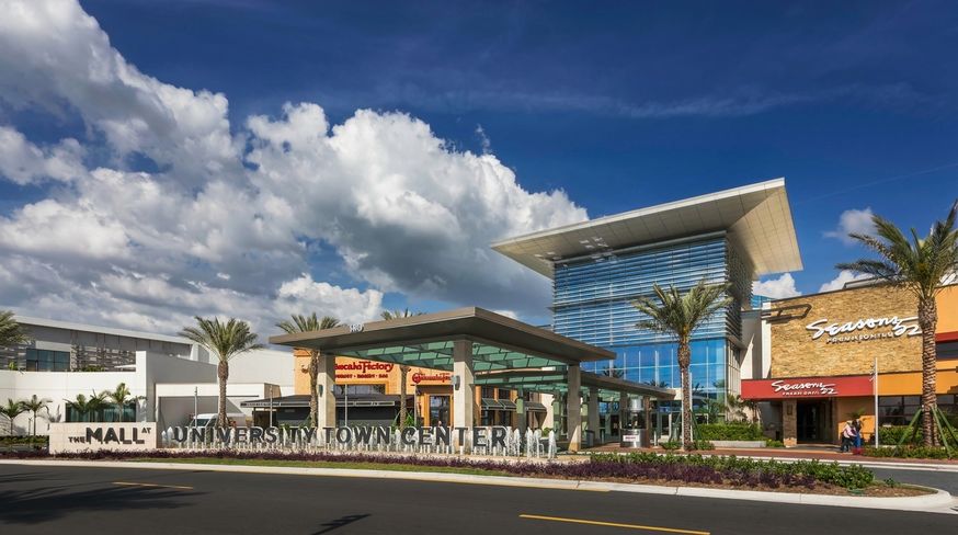 Why Is Everyone Moving to Lakewood Ranch?
