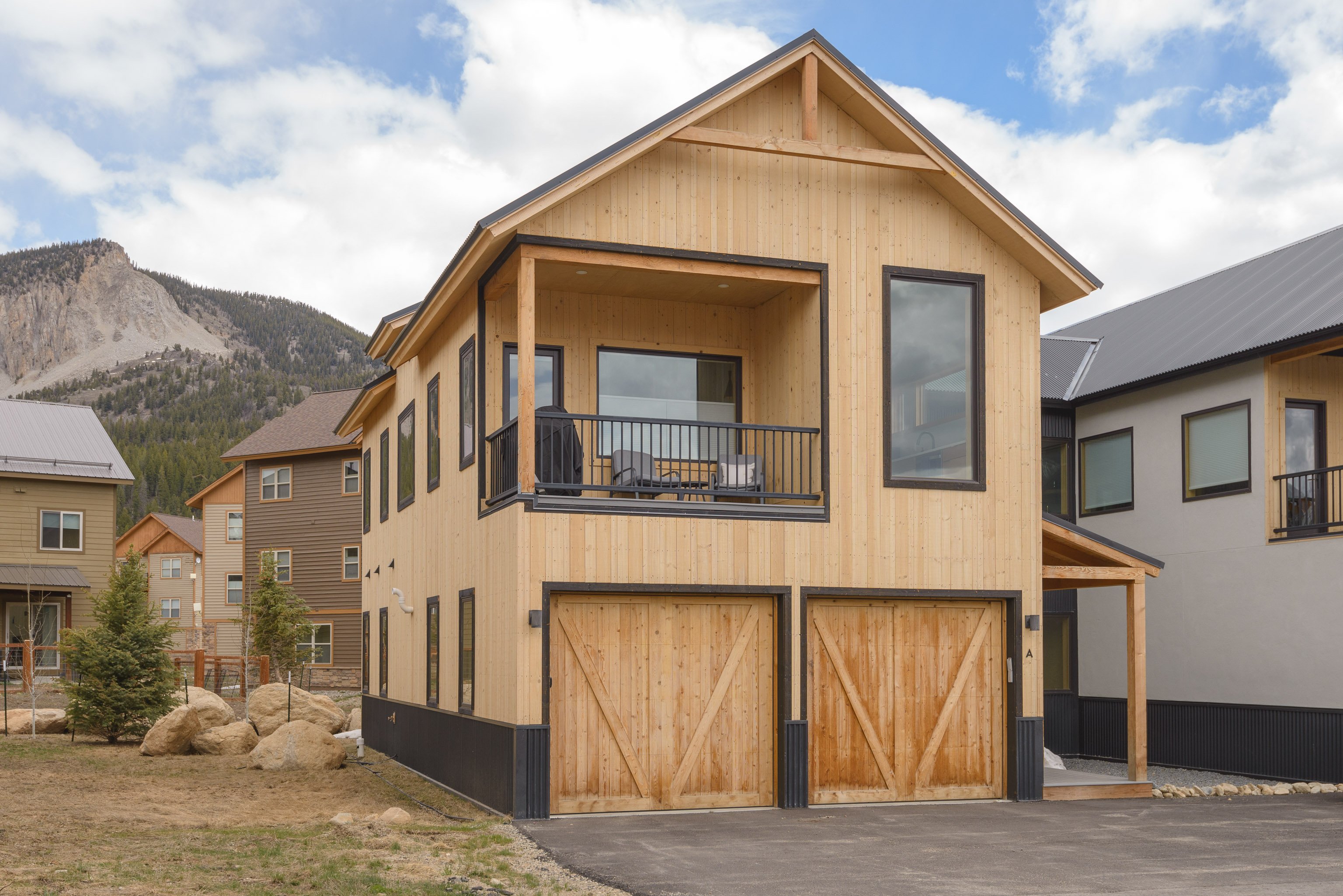 131 Elk Valley RdA-6590 featured