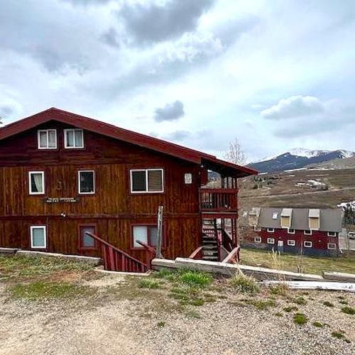 SOLD | 31 Castle Road, Unit 5