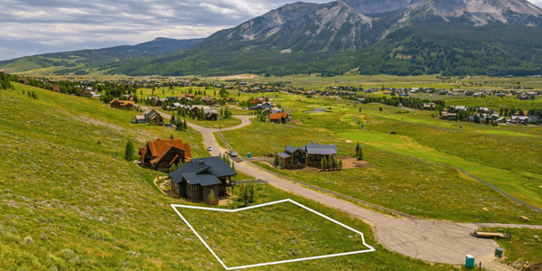 SOLD | 618 Country Club Drive