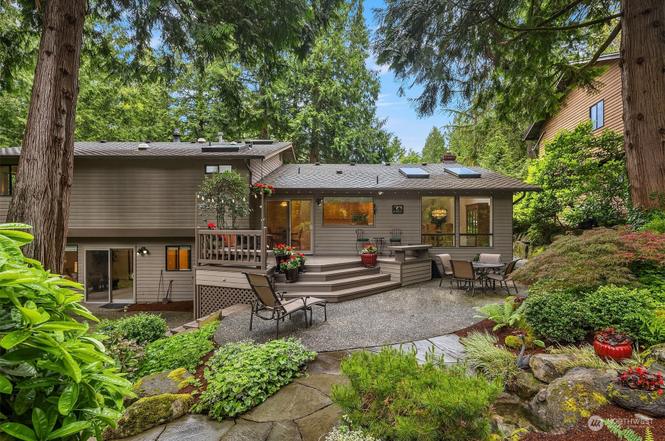 2225 185th Place NE, Redmond, WA 98052 - backyard