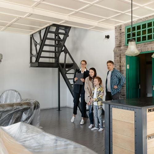 What Buyers Should Know Before Touring Homes in Los Alamitos