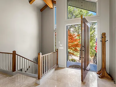 86778df74bcc4d2b8348401e7e2cf927-cc_ft_384