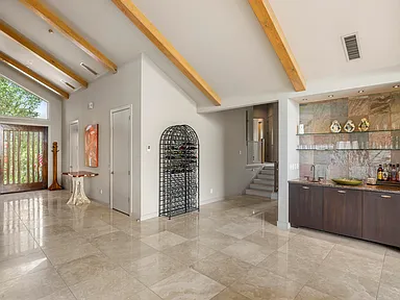 c9a9e008dde71e56d017b6f41c9bcbe6-cc_ft_384