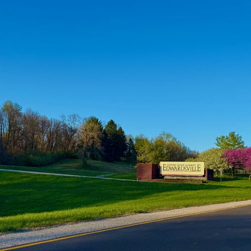 🌟 Why Everyone’s Moving to Edwardsville, Illinois: The Hidden Gem of the Metro East