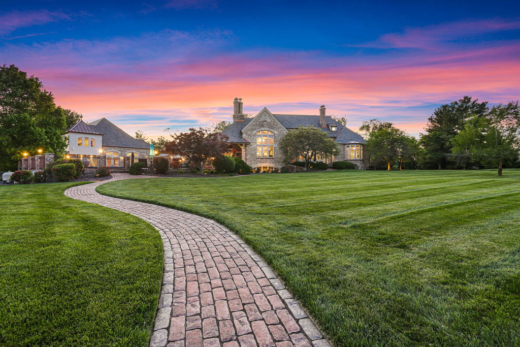 St. Louis area luxury home St. Louis Area Luxury Home