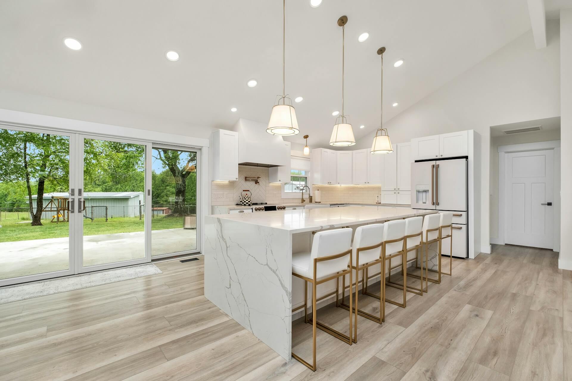white-gold-kitchen