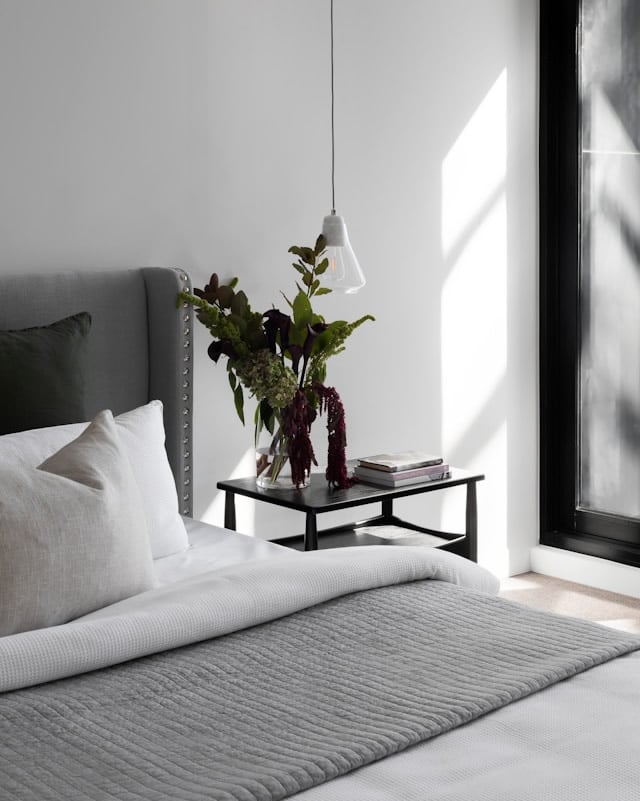 r-architecture-IZwmKiyOdMI-unsplash