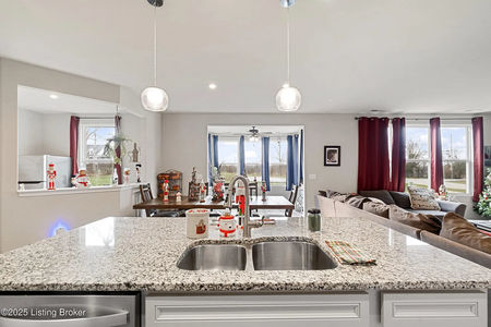 1303e7cd0833ec12ebefbdb2ab86cb40-uncropped_scaled_within_1536_1152