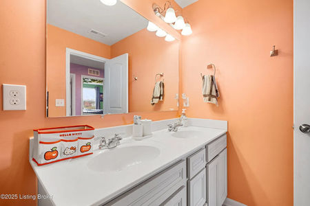 8eccf0b3a9ca458e7705191982554b36-uncropped_scaled_within_1536_1152