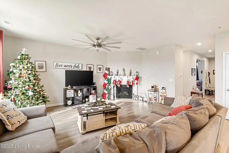 953f5f6afa886180c4c6d5b8dd599a87-uncropped_scaled_within_1536_1152