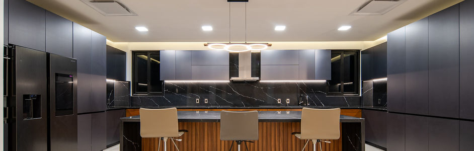 APARTMENT ON HUAYACAN AVENUE