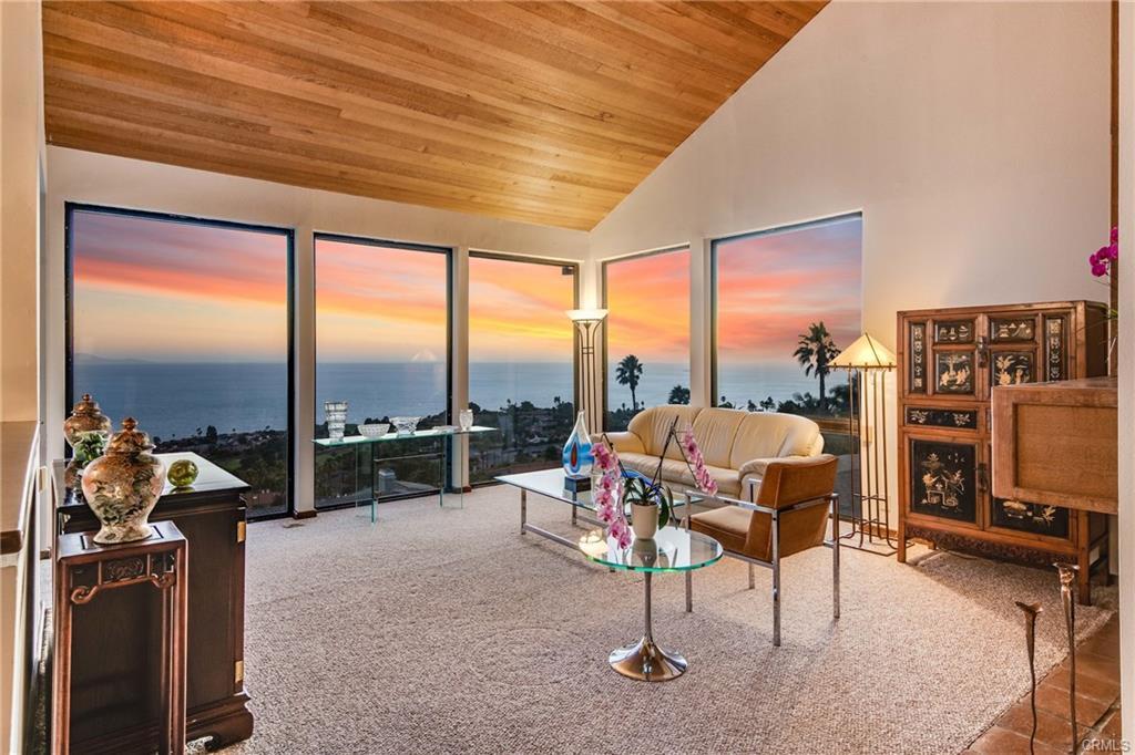 Beautiful Home for Sale in the Valmonte Area of Palos Verdes Estates at 3704 Via La Selva