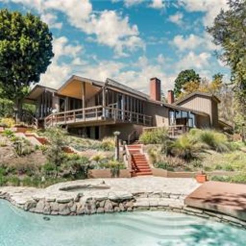 Magnificent Architecture and Ocean Views in this Palos Verdes Home for Sale