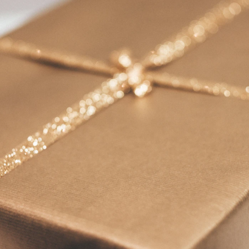 How to Splurge on Housewarming Gifts Without Straining Your Budget