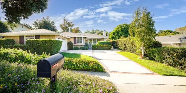 Good Size Single Level Home in Fantastic Area …