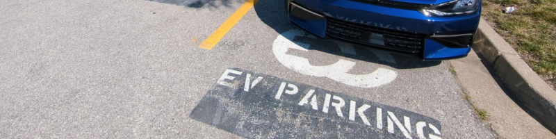 ev-electric-vehicle-charging-lees-summit-great-missouri-homes-reece-nichols-merla-turner