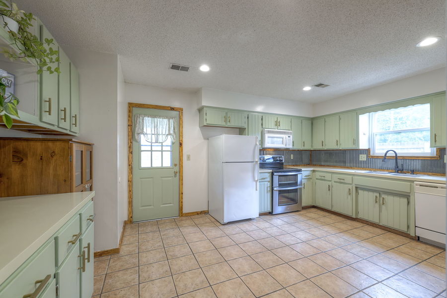 10-web-or-mls-Turner - 709 Walnut St, Greenwood, MO 10